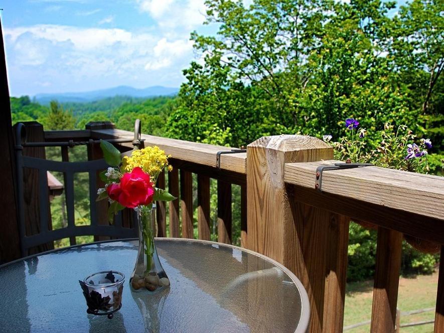 Long Mountain Lodge Bed & Breakfast ดาห์ลอนีกา ภายนอก รูปภาพ