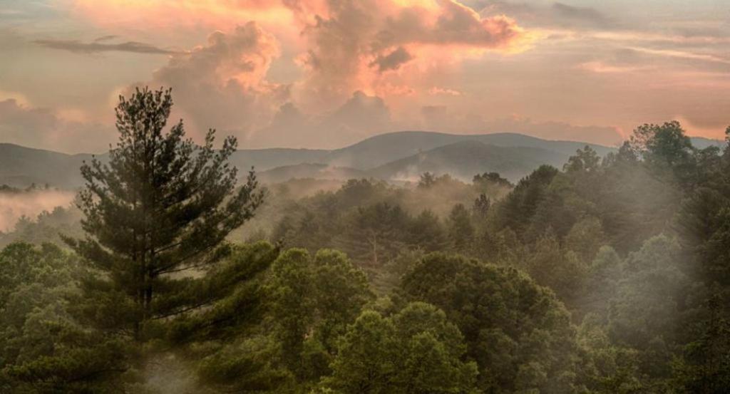 Long Mountain Lodge Bed & Breakfast ดาห์ลอนีกา ภายนอก รูปภาพ