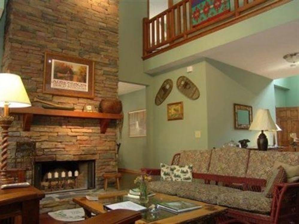 Long Mountain Lodge Bed & Breakfast ดาห์ลอนีกา ภายนอก รูปภาพ